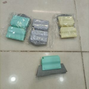 window slot cleaning brush ( random color)