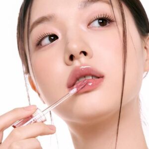 Pack of 2 Glitter Lipgloss For Moisturizing & Hydrating Lips (random color)