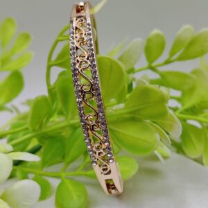 01 PCs Imported Intricately Crafted Adjustable Bracelet with Elegant Design ( Intricately Crafted )