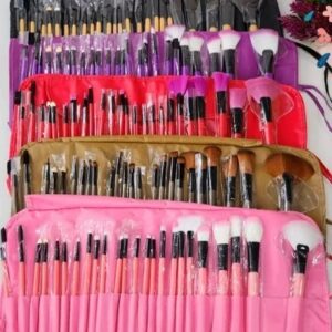 24PCs Makeup Brush Set Powder Foundation Large Eye Shadow Angled Brow Make-up Brushes Kit With a Bag Women Beauty Cosmetic Tool (Random Color)